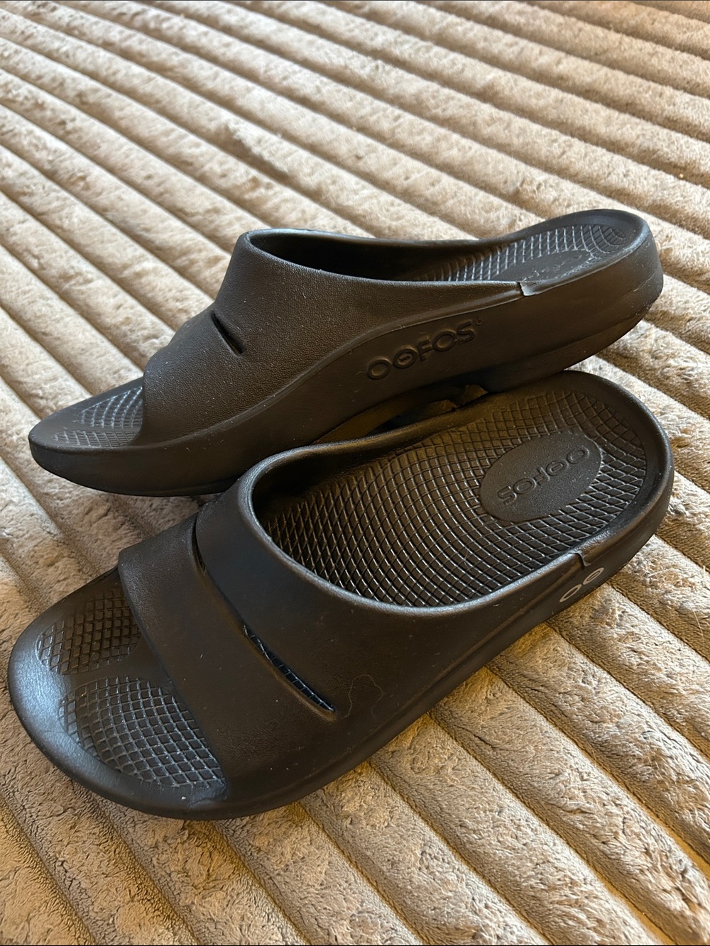OOFOS OOahh Slide Sandals Men’s 4 Women’s 6 Good Condition Unisex